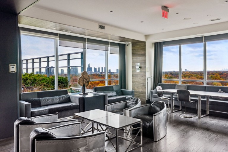 1830 Bloor Street West, UPH1, Toronto, Ontario, Canada