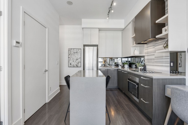 1830 Bloor Street West, UPH1, Toronto, Ontario, Canada