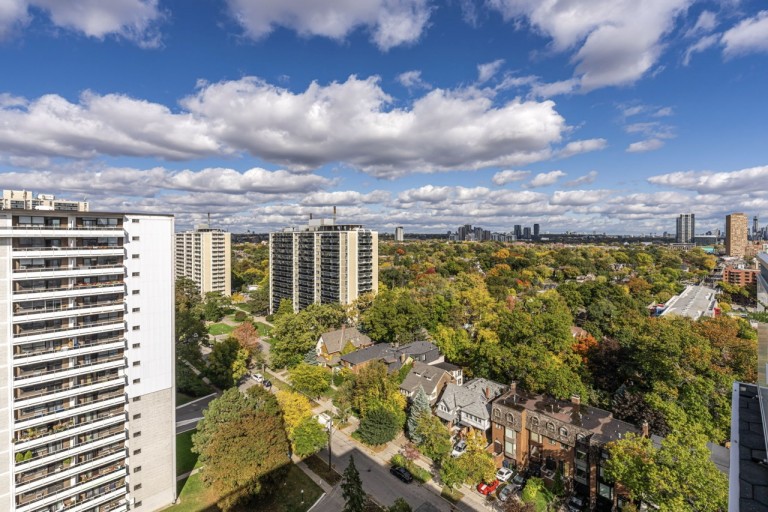 1830 Bloor Street West, UPH1, Toronto, Ontario, Canada