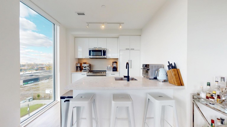 1808 St Clair Avenue West Unit 1009, Toronto, Ontario, Canada photo 7