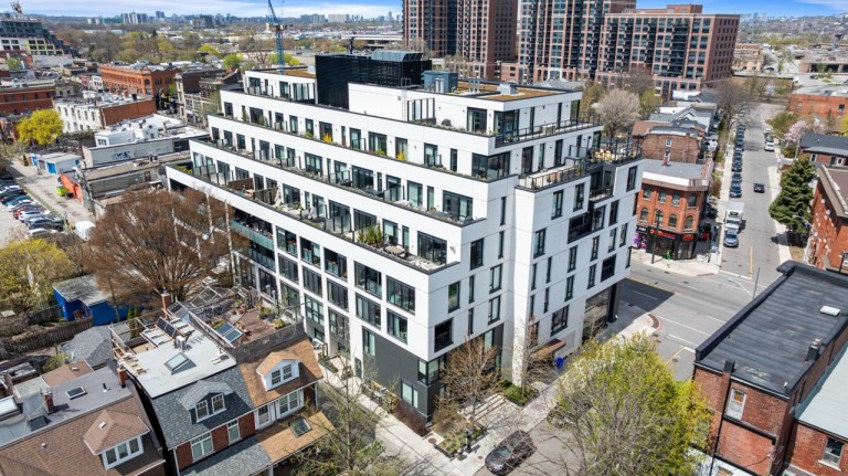 530 Indian Grove, Unit 401, Toronto, Ontario, Canada photo 1