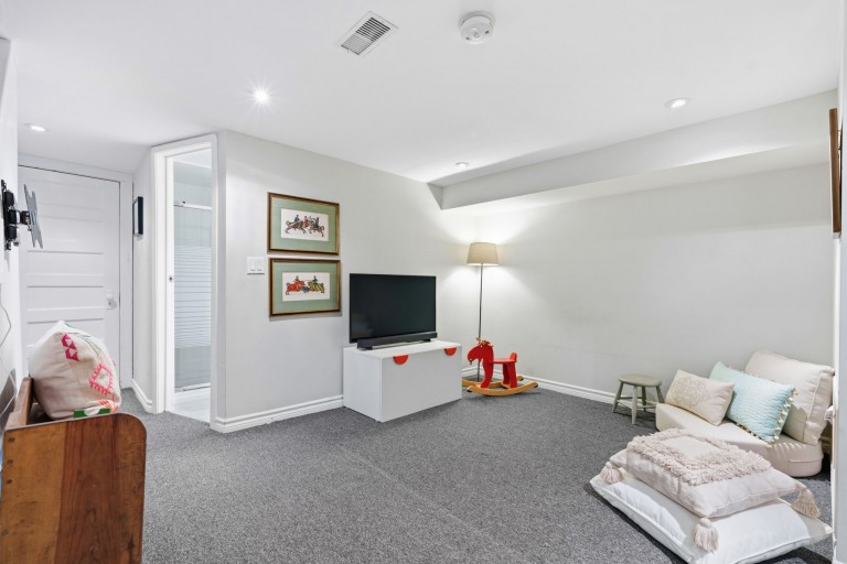 92 Indian Road Crescent, Toronto, Ontario, Canada photo 33