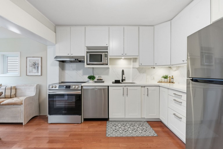 92 Indian Road Crescent, Toronto, Ontario, Canada photo 16