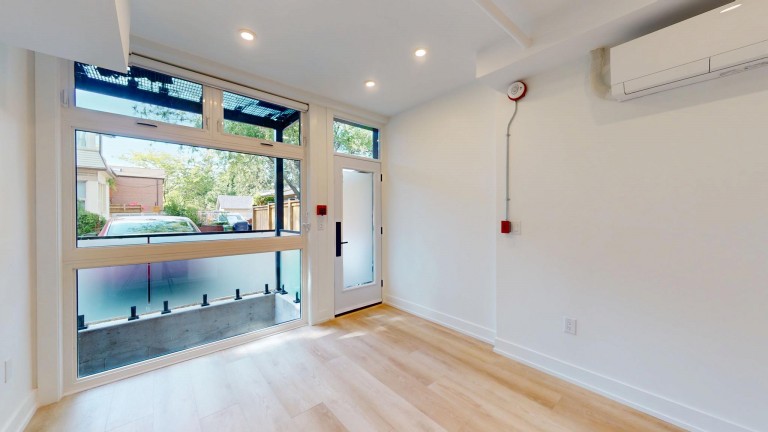 656 Annette Street Unit 102, Toronto, Ontario, Canada photo 2