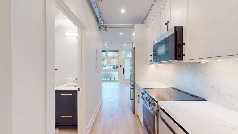 656 Annette Street Unit 102, Toronto, Ontario, Canada photo 13