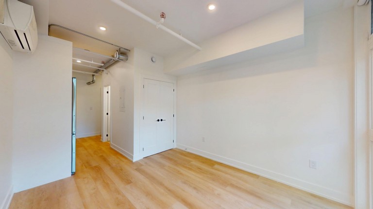 656 Annette Street Unit 102, Toronto, Ontario, Canada photo 6