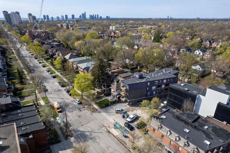 332 High Park Ave 203, Toronto, Ontario, Canada photo 22