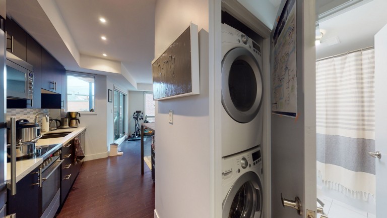 332 High Park Ave 203, Toronto, Ontario, Canada photo 17