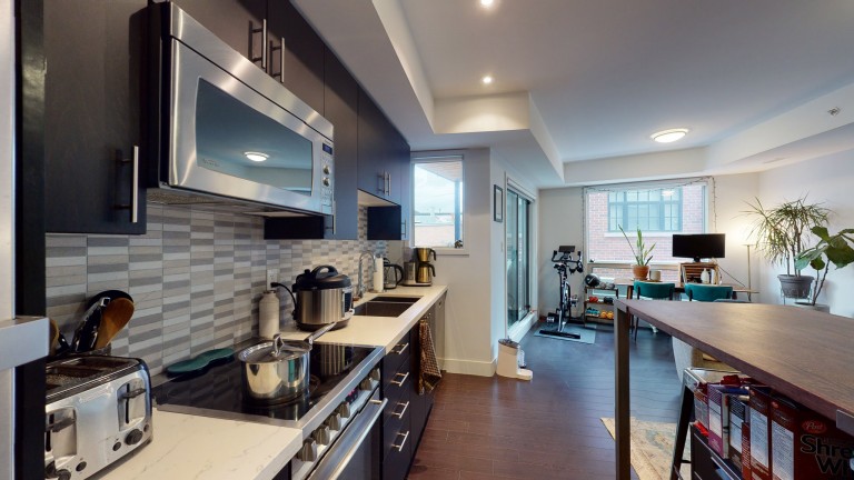 332 High Park Ave 203, Toronto, Ontario, Canada photo 3