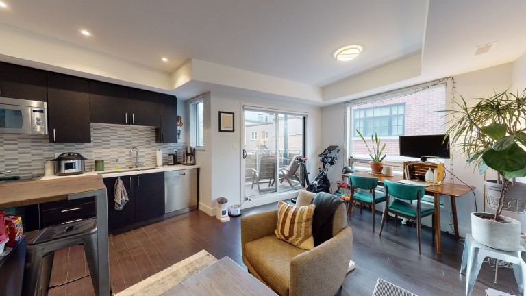332 High Park Ave 203, Toronto, Ontario, Canada photo 9