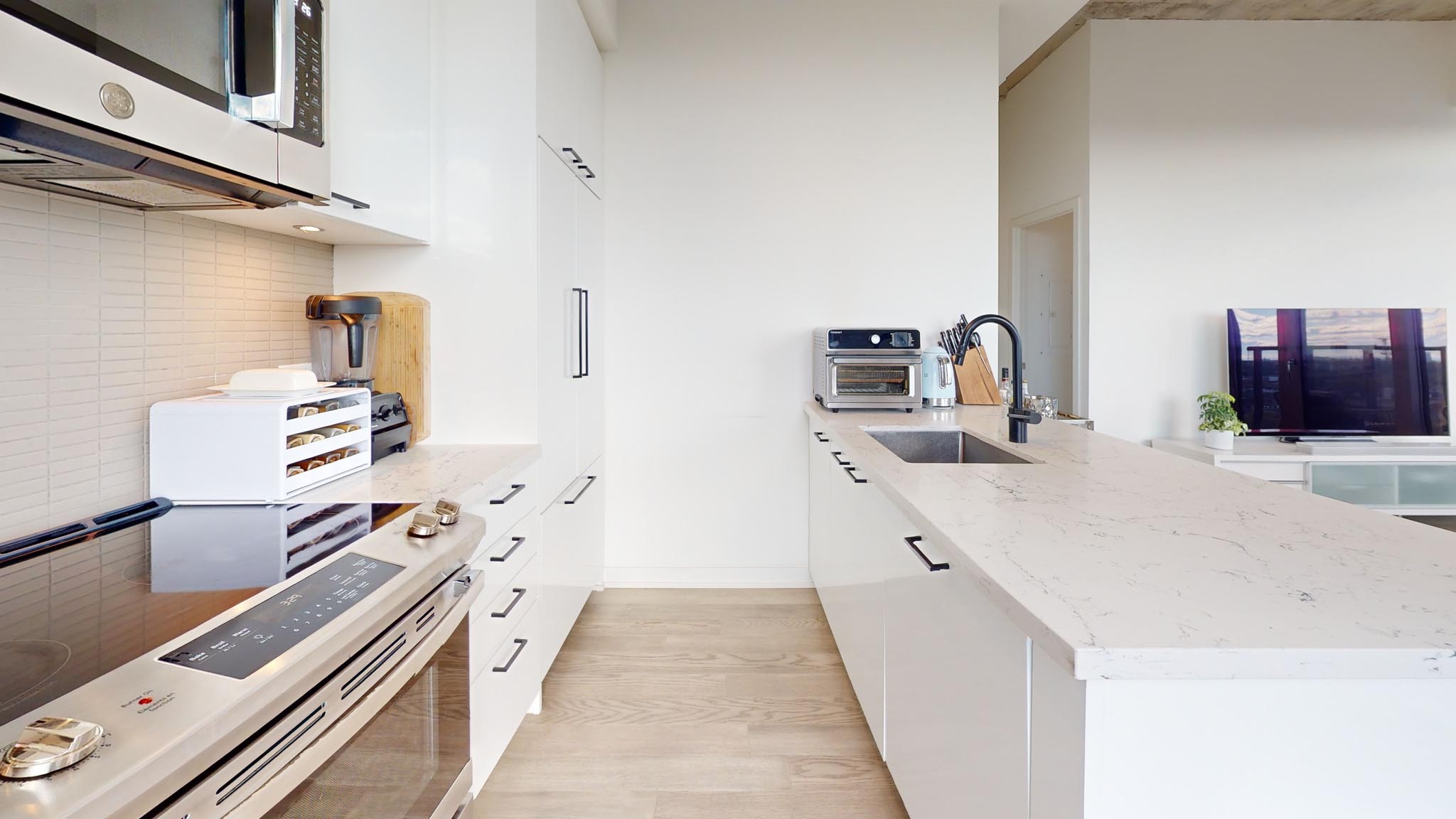 1808 St Clair Avenue West Unit 1009, Toronto, Ontario, Canada photo 9