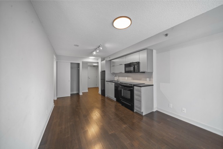 21 Nelson Street #632, Toronto, Ontario, Canada photo 7