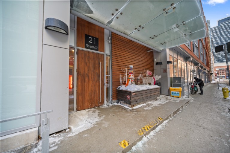 21 Nelson Street #632, Toronto, Ontario, Canada photo 2