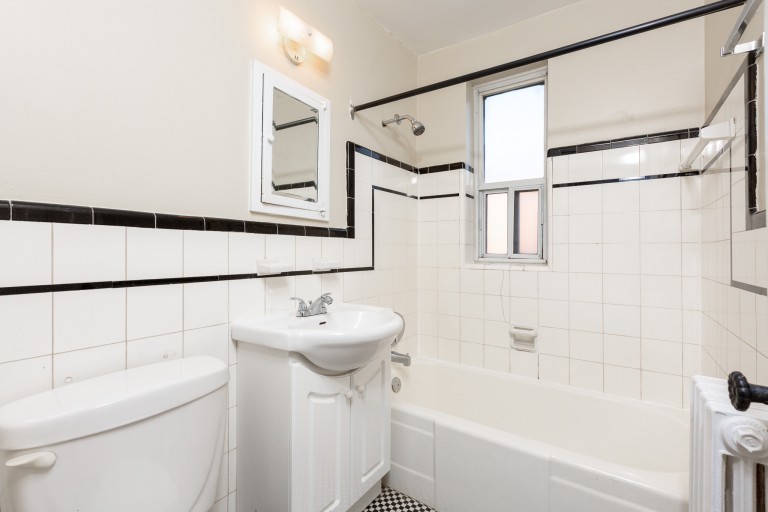 871 Millwood Road Suite 56, Toronto, Ontario, Canada photo 18