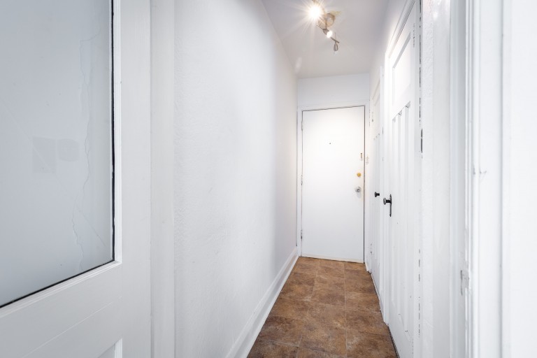 871 Millwood Road Suite 56, Toronto, Ontario, Canada photo 2