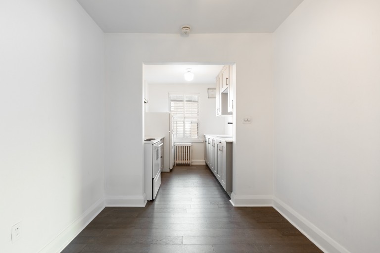 871 Millwood Road Suite 56, Toronto, Ontario, Canada photo 6