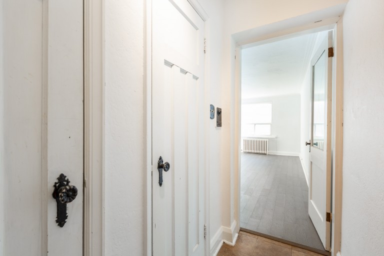 871 Millwood Road Suite 56, Toronto, Ontario, Canada photo 3