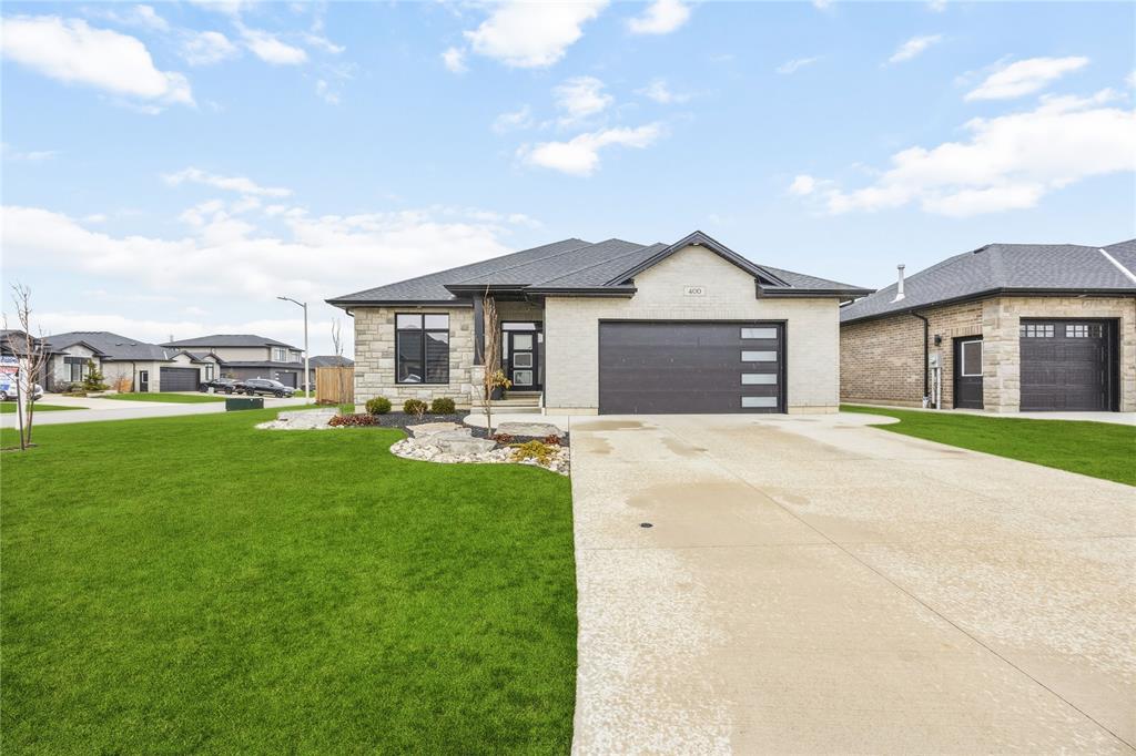 400 BAYHILL Drive, St. Clair, Ontario, Canada photo 1