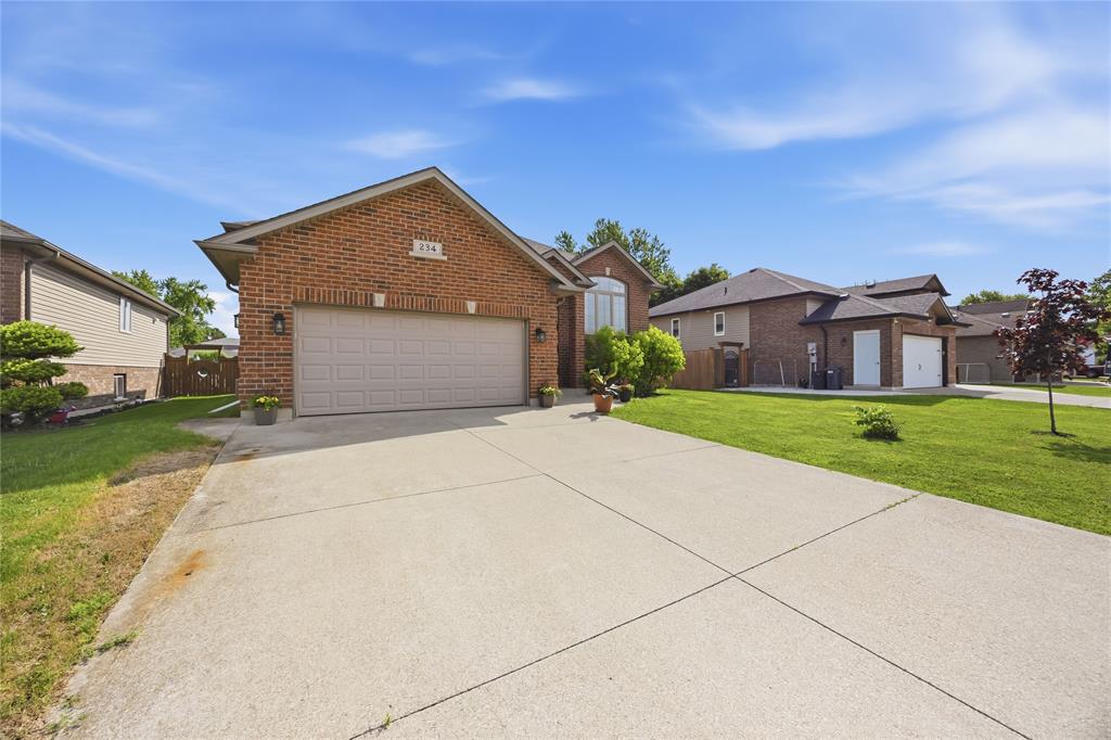 234 CLAIRWOOD Crescent, St. Clair, Ontario, Canada photo 3