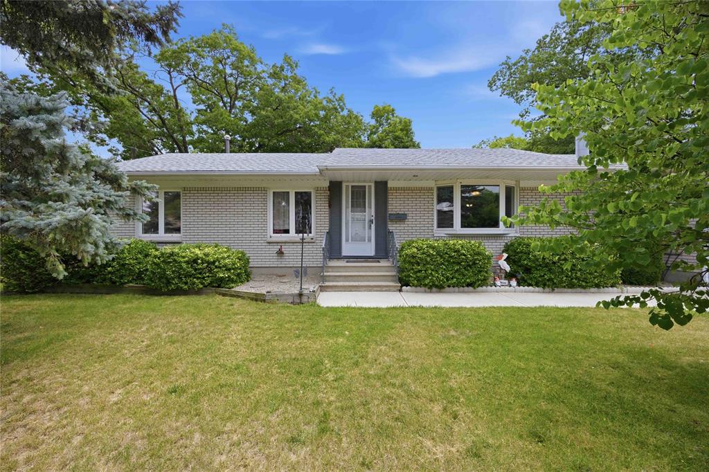 1150 THOMAS Drive, Sarnia, Ontario, Canada photo 1