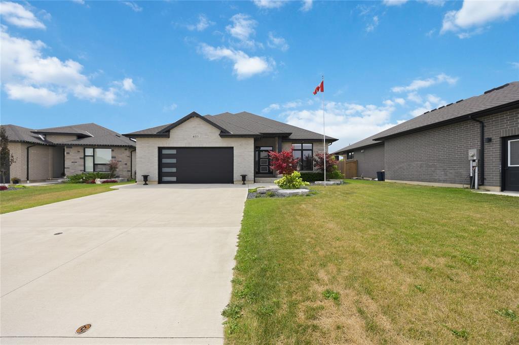403 BAYHILL Drive, St. Clair, Ontario, Canada photo 1