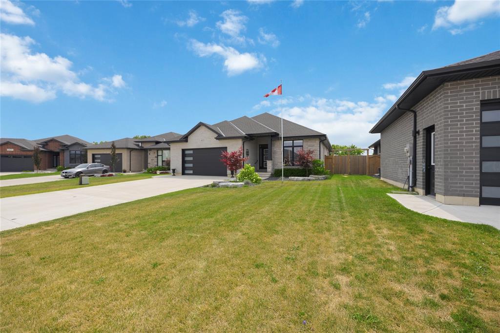 403 BAYHILL Drive, St. Clair, Ontario, Canada photo 2