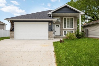 451 BROADWAY Street, Port Lambton Ontario, Canada