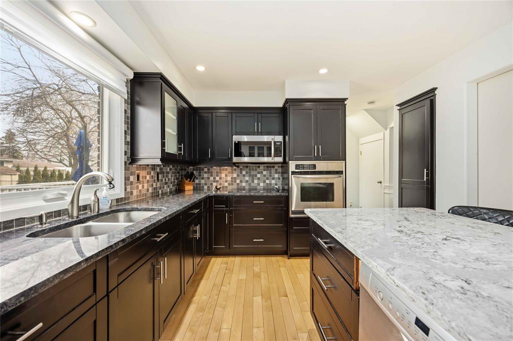 1104 CATHCART Boulevard, Sarnia, Ontario, Canada photo 9