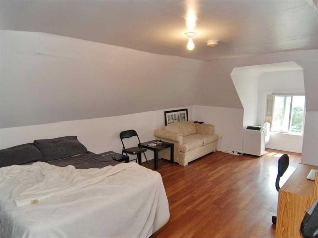 3588 SANDWICH Street, Windsor, Ontario, Canada photo 4