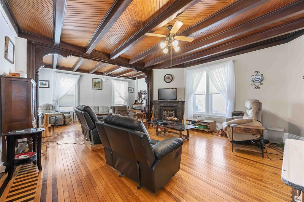 4026 PETROLIA Line, Petrolia, Ontario, Canada photo 5