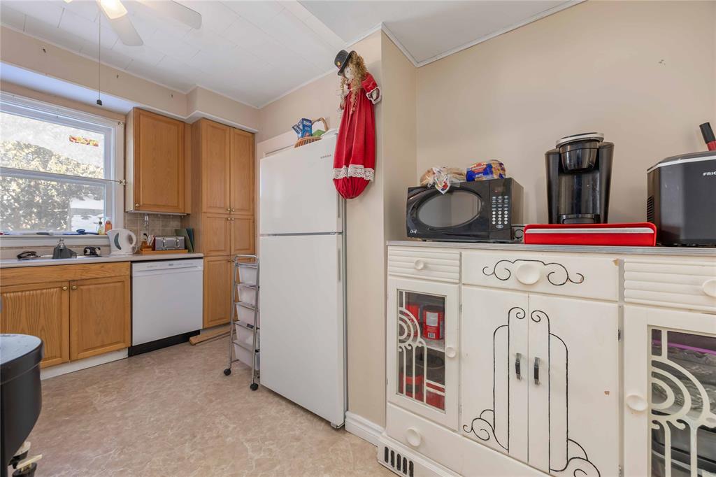 4026 PETROLIA Line, Petrolia, Ontario, Canada photo 12