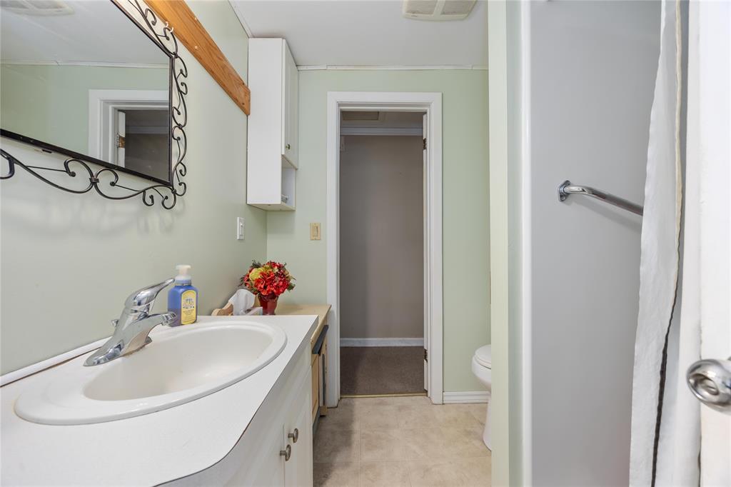 4026 PETROLIA Line, Petrolia, Ontario, Canada photo 13