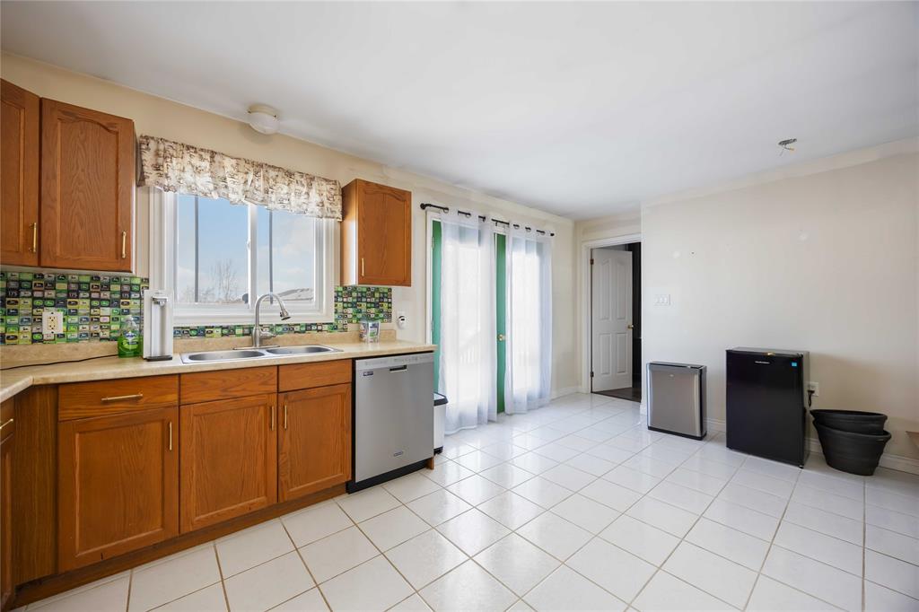 324 JACS Court, Petrolia, Ontario, Canada photo 10