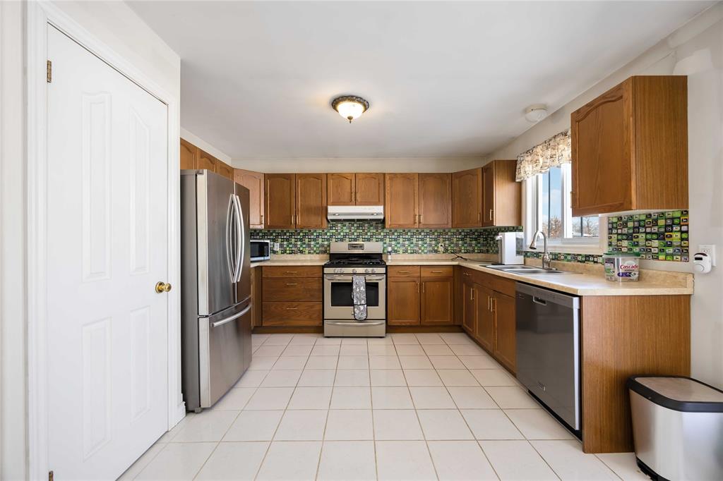 324 JACS Court, Petrolia, Ontario, Canada photo 11