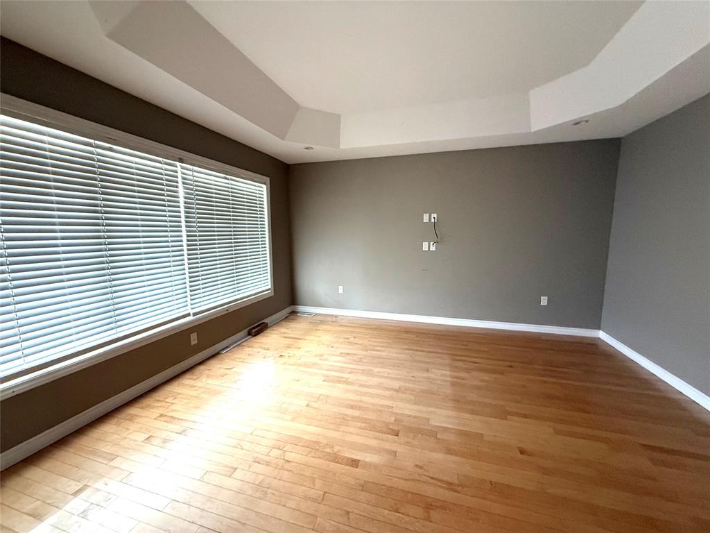 554 HURON Street, Plympton-Wyoming, Ontario, Canada photo 3