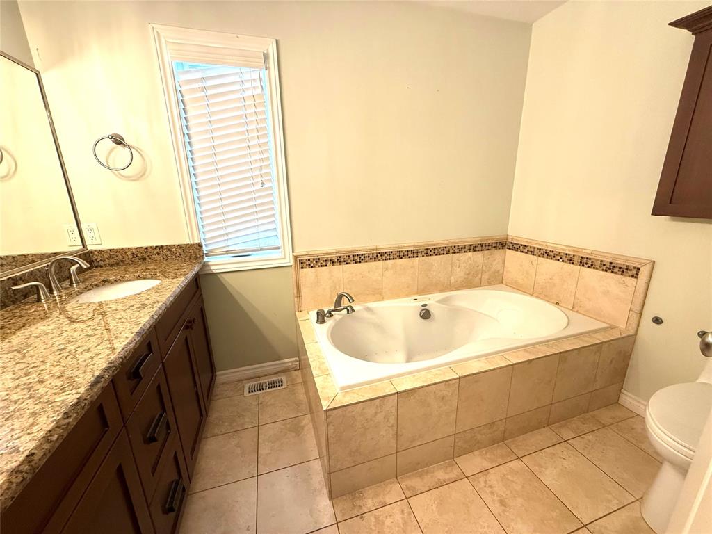 554 HURON Street, Plympton-Wyoming, Ontario, Canada photo 13