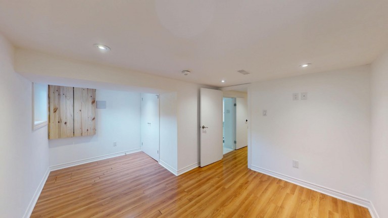 709 Willard Avenue Lower, Toronto, Ontario, Canada photo 9