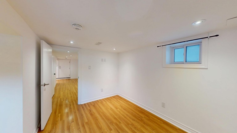 709 Willard Avenue Lower, Toronto, Ontario, Canada photo 10