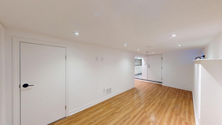 709 Willard Avenue Lower, Toronto, Ontario, Canada photo 6