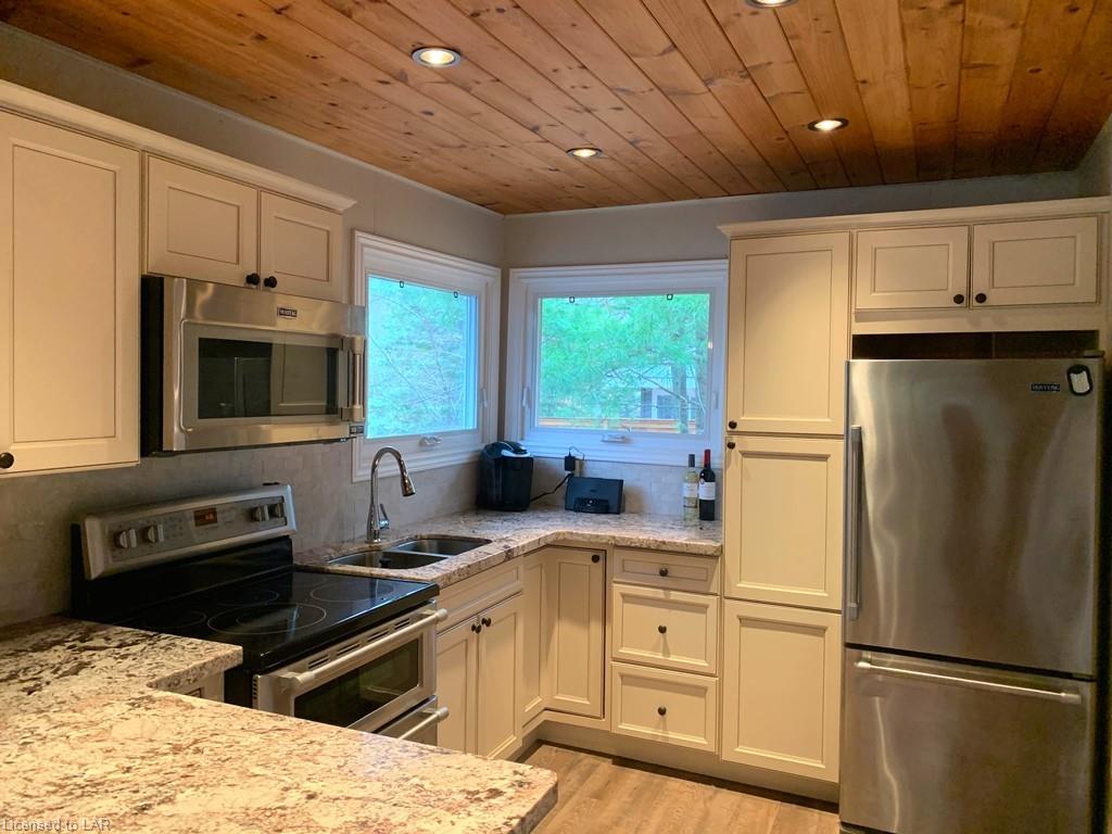 1027 ROTHWELL Drive, Wilberforce Ontario, Canada