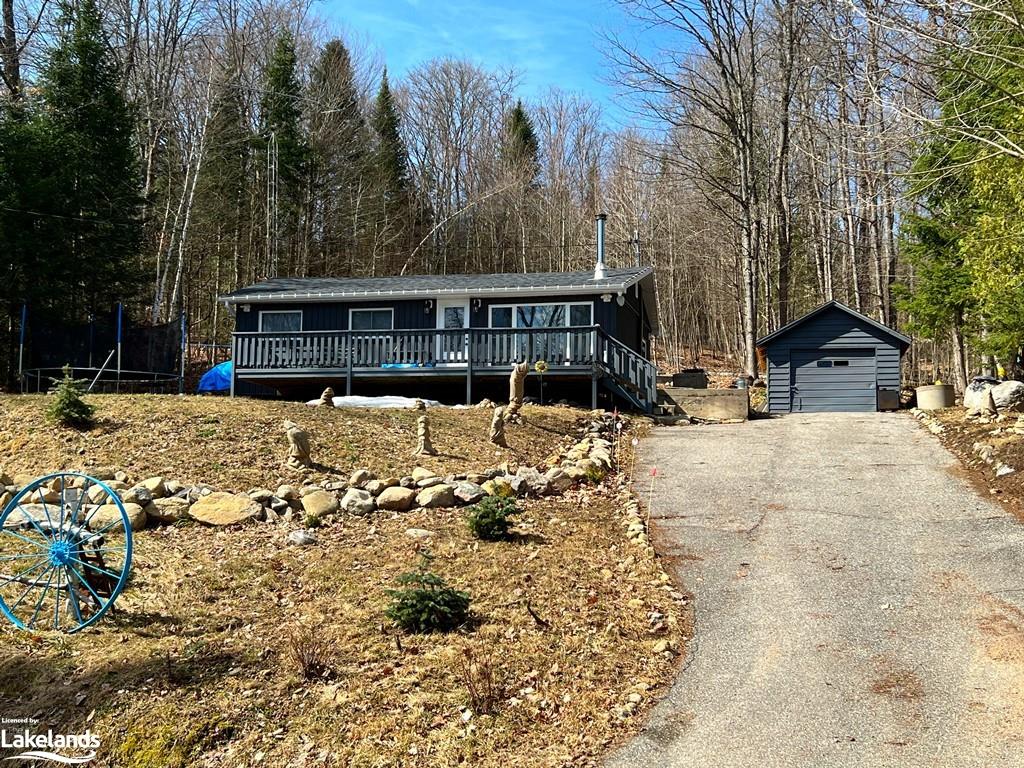 1093 GRACE RIVER Road, Wilberforce, Ontario, Canada