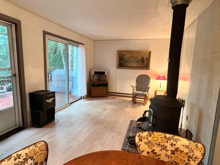 1049 Grace River Road, Wilberforce, Ontario, Canada photo 5