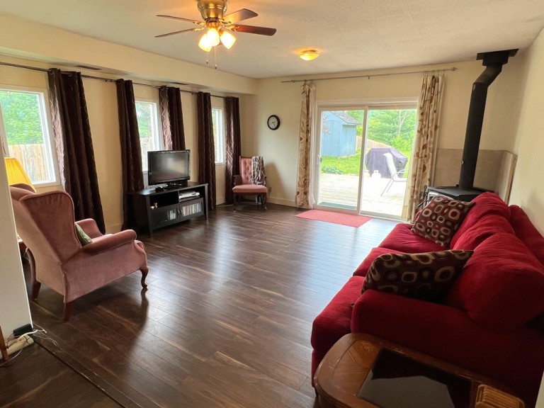 2316 Loop Road, Wilberforce, Ontario, Canada photo 4