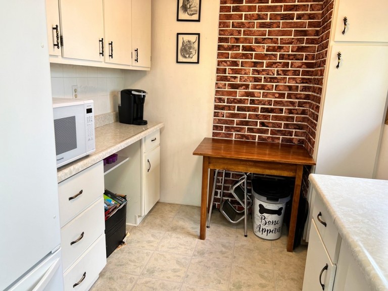 1374 Betula Crescent, Harcourt, Ontario, Canada photo 4