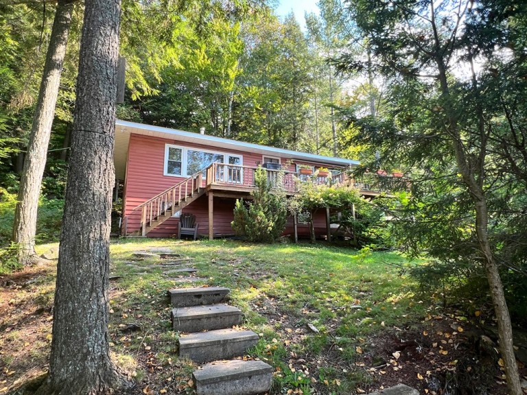 1374 Betula Crescent, Harcourt, Ontario, Canada photo 1