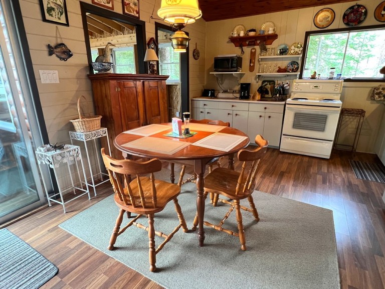 1069 Cohosh Lane, Harcourt, Ontario, Canada photo 3