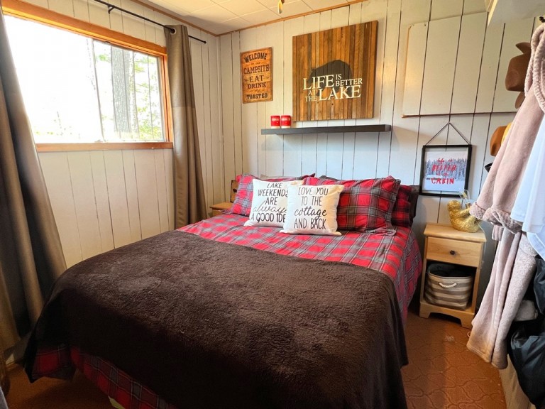 1411 Clement Lake Road, Wilberforce, Ontario, Canada photo 4