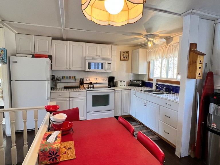 1063 Esson Creek Lane, Wilberforce, Ontario, Canada photo 2