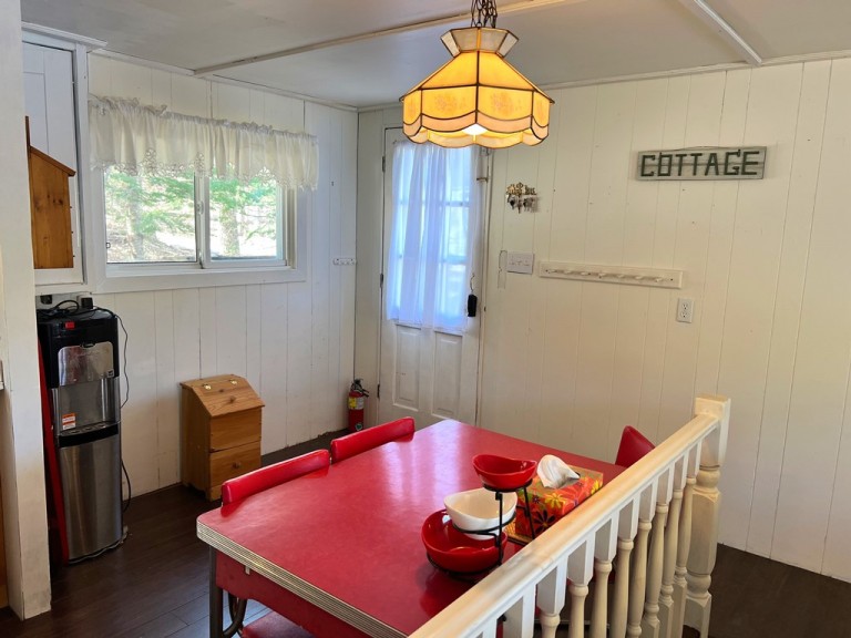 1063 Esson Creek Lane, Wilberforce, Ontario, Canada photo 3