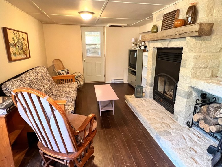 1063 Esson Creek Lane, Wilberforce, Ontario, Canada photo 13